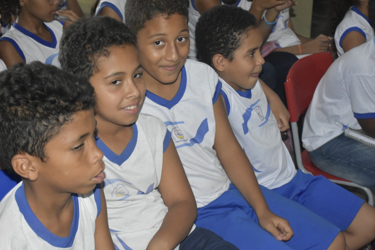 Camacã: Projeto “Encontro com Escritor” recebe alunos do GE Presidente Médici
